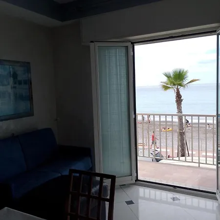 Fronte Mare Apartament *